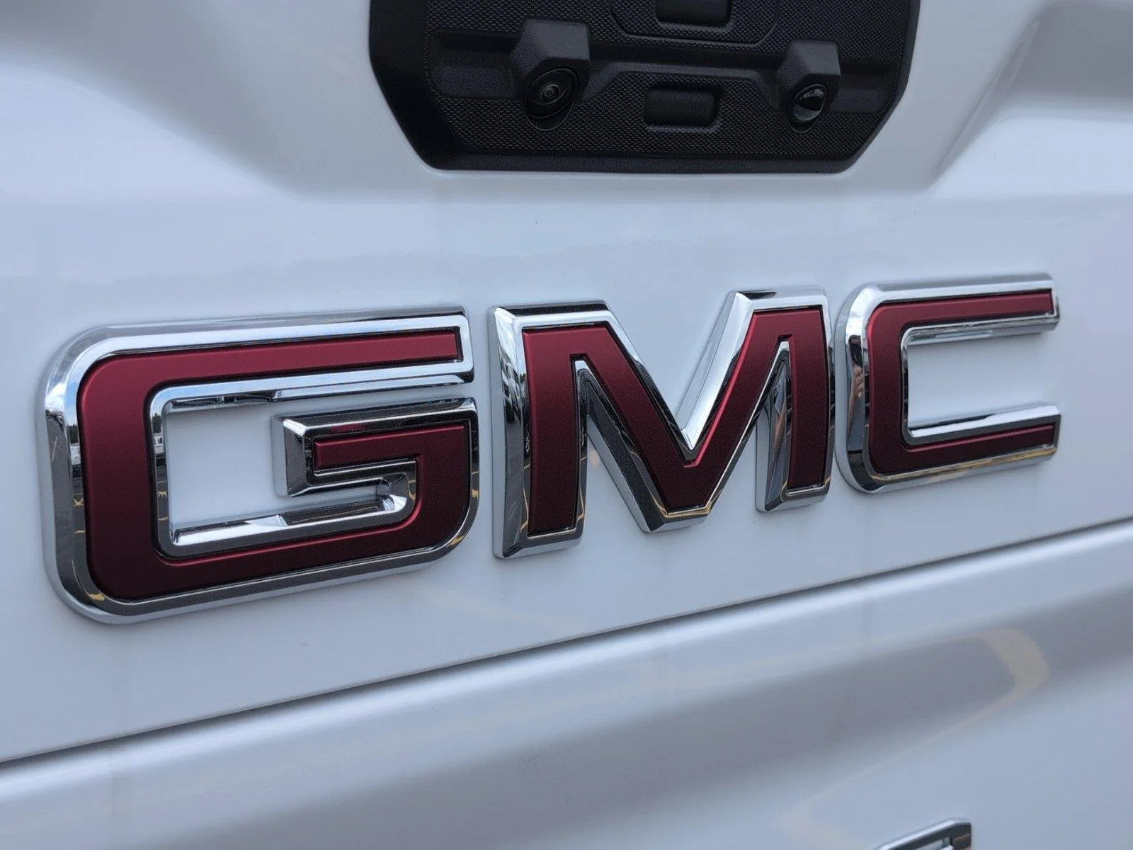 New 2026 Summit White GMC SLT DRW image 33