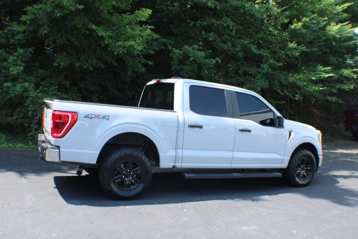 Used 2023  Ford  image 2