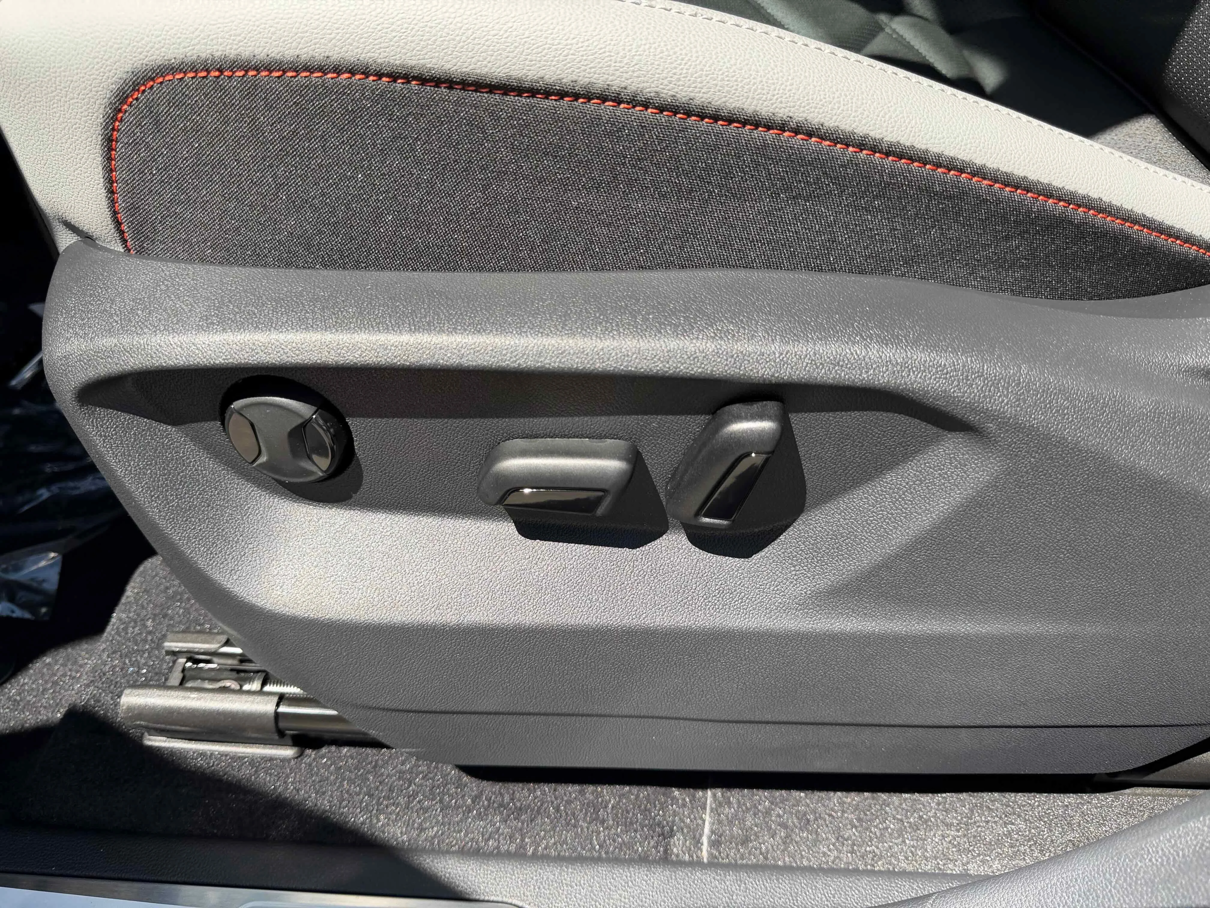 New 2026 Gray Volkswagen 2.0T Peak Edition image 15