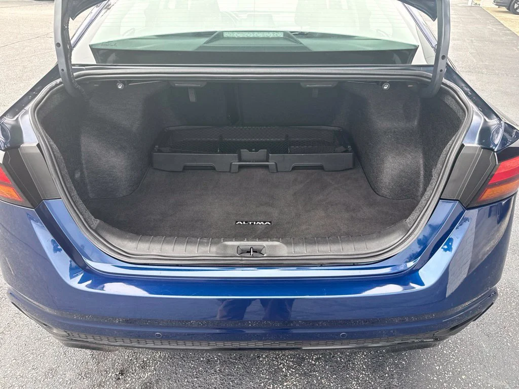 Used 2024 Blue Nissan 2.5 SR image 20
