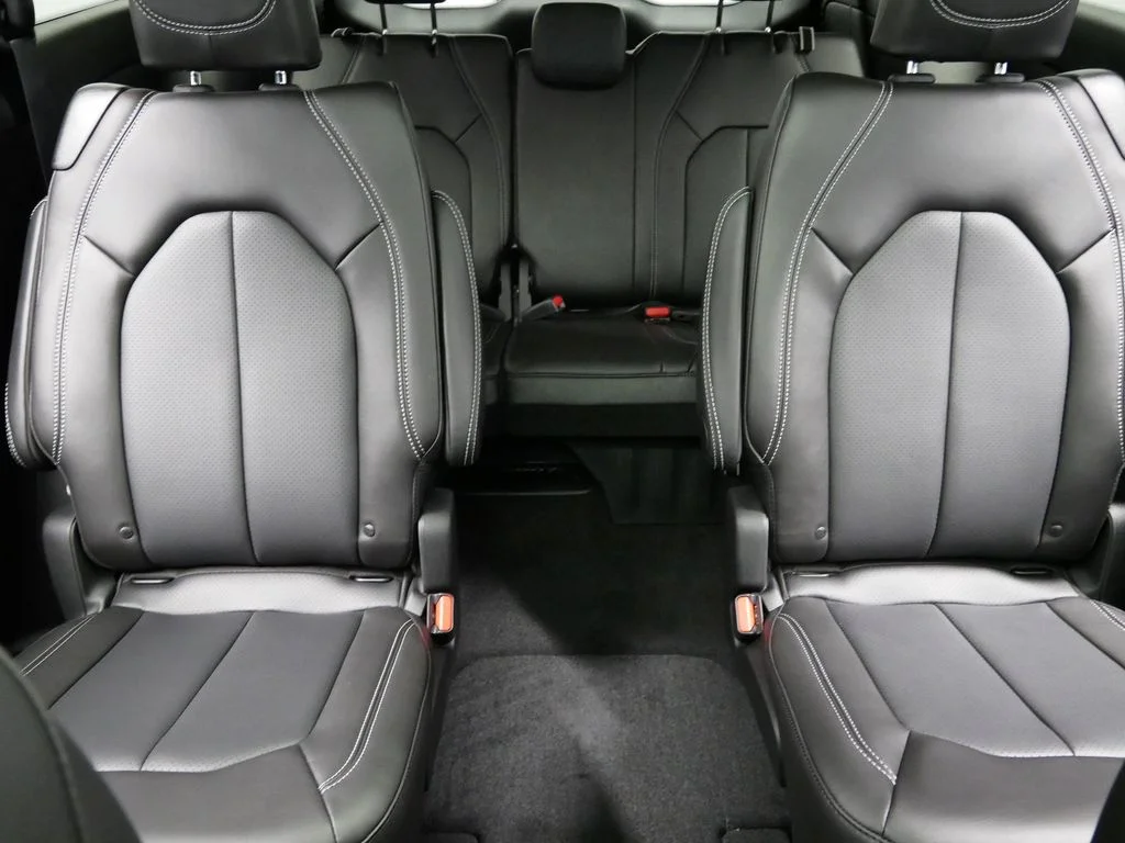 2026 Chrysler Pacifica Select - Photo 21