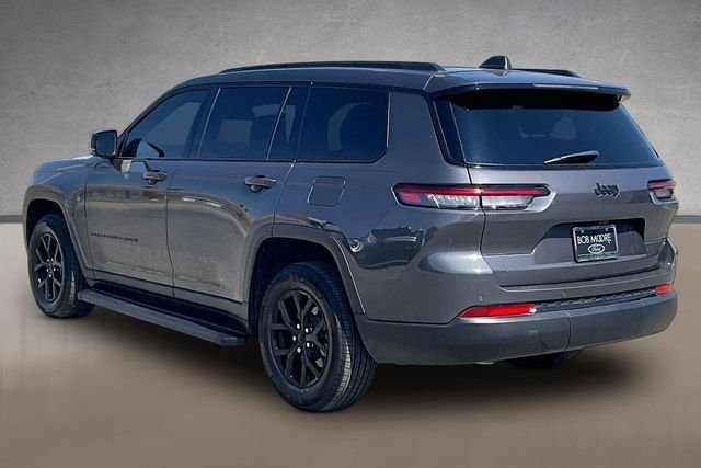 Used 2025 Gray Jeep Altitude X image 9