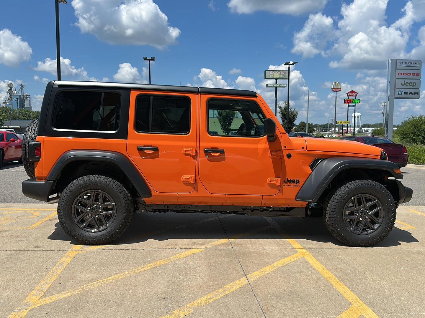 New 2026 Joose Exterior Paint Jeep Sport S image 4