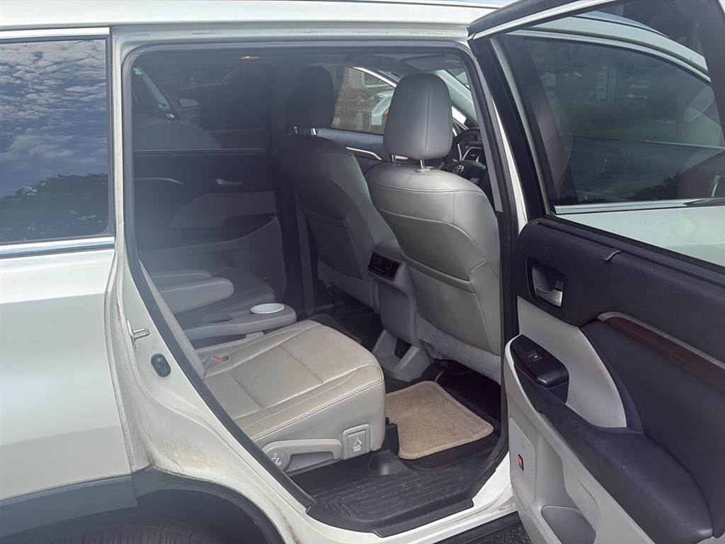 Used 2014 WHITE TOYOTA  image 20