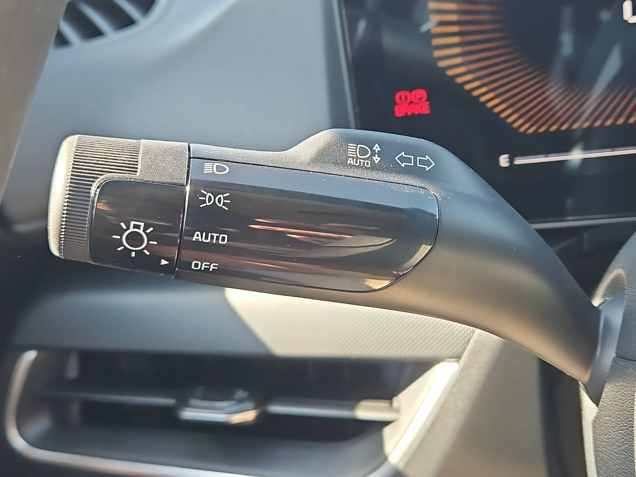 New 2026 Snow White Pearl Kia LXS image 20