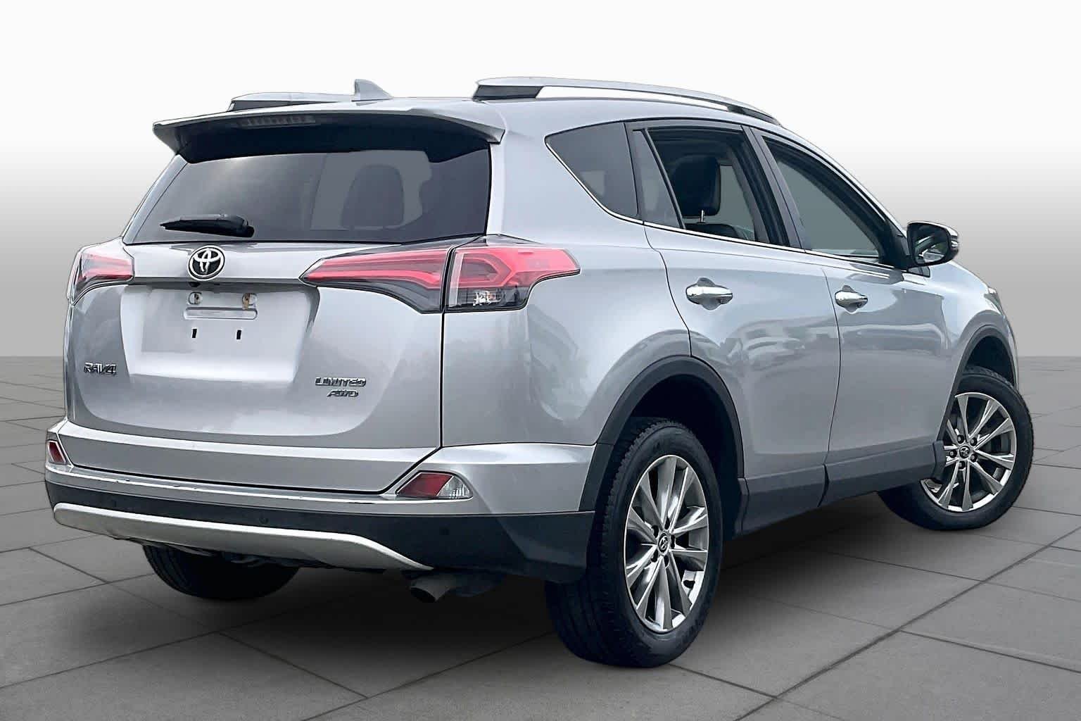 Used 2016 Silver Sky Metallic Toyota Limited image 23