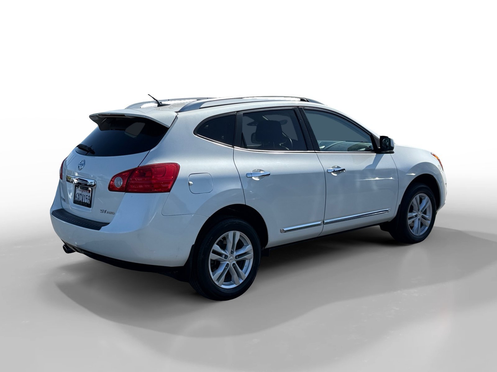 Used 2012 Pearl White Nissan SV image 5