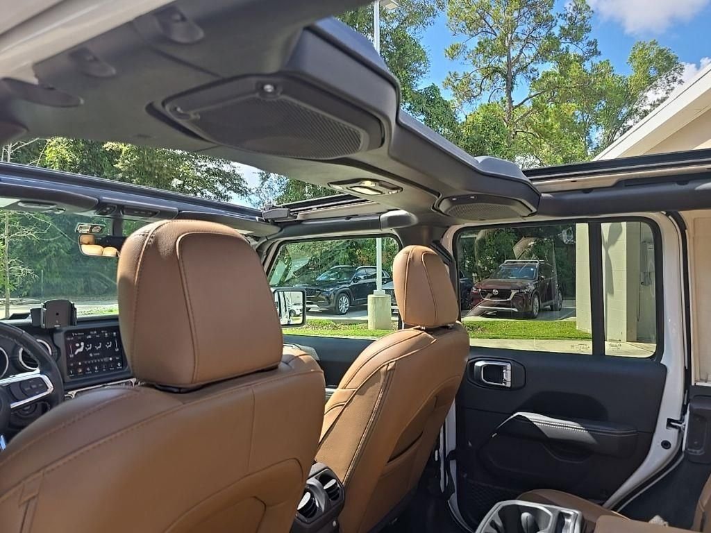 Used 2023 White Jeep Sahara image 30