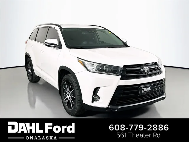 2017 Toyota Highlander SE
