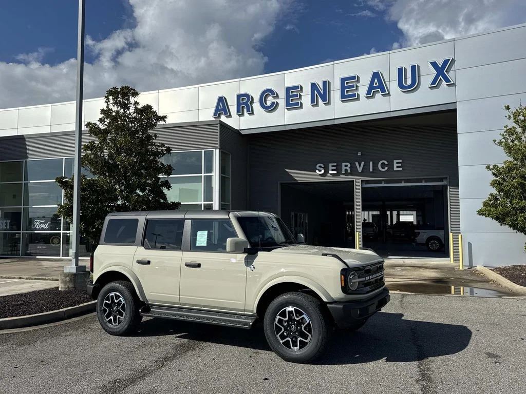2026 Ford Bronco Outer Banks