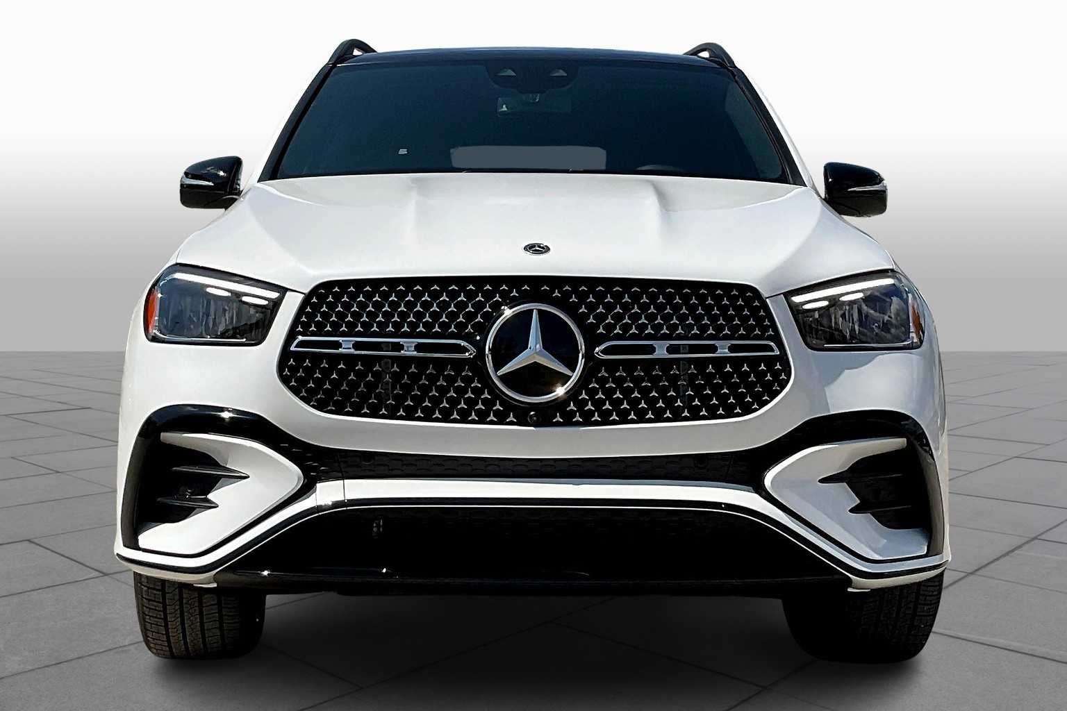New 2026 MANUFAKTUR Moonlight White Metallic Mercedes-Benz GLE 580 image 2