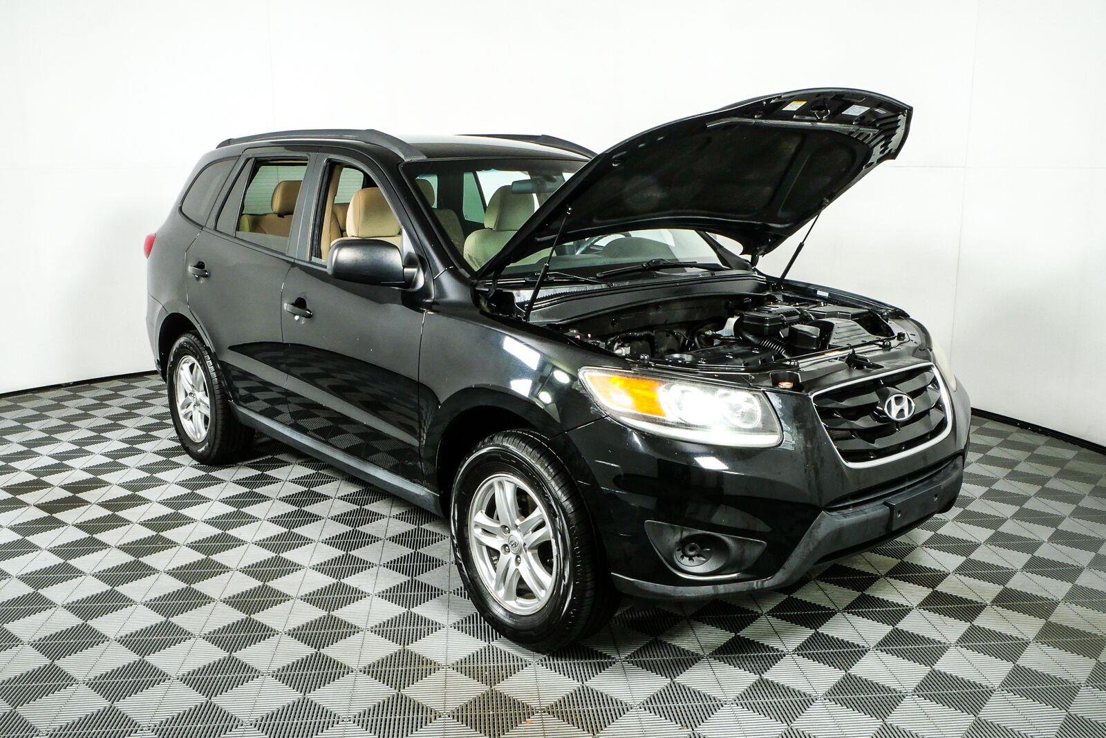 Used 2011 Phantom Black Metallic Hyundai GLS image 31