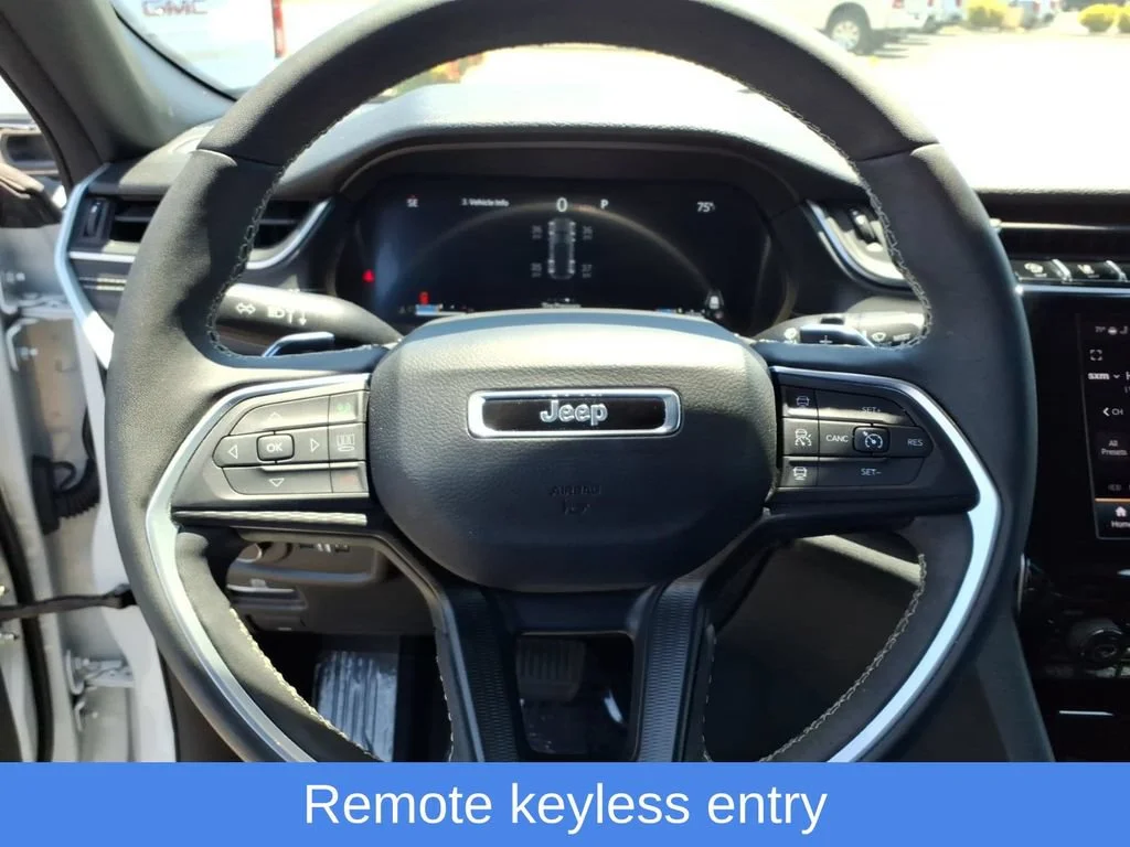 Used 2025 White Jeep Altitude 4x4 image 11