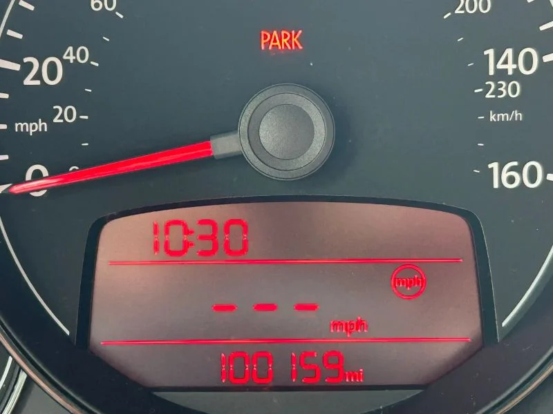 2012 Volkswagen Beetle 2.0 - Photo 37