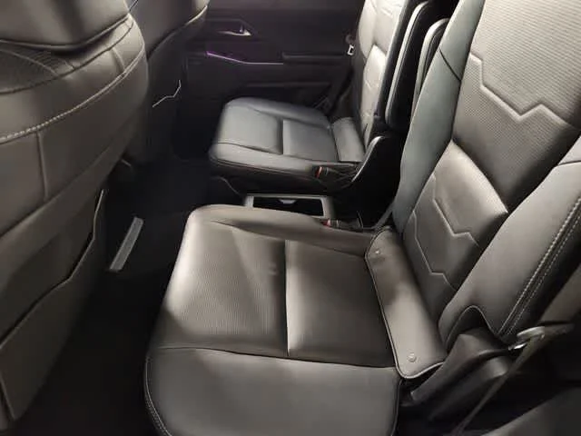 Used 2025 Nebula Gray Pearl Lexus Luxury image 28