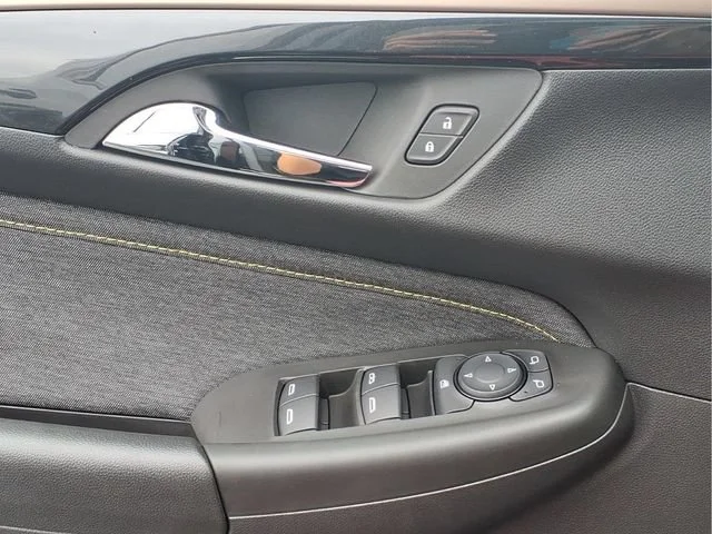 New 2026 Mosaic Black Metallic Chevrolet ACTIV image 14