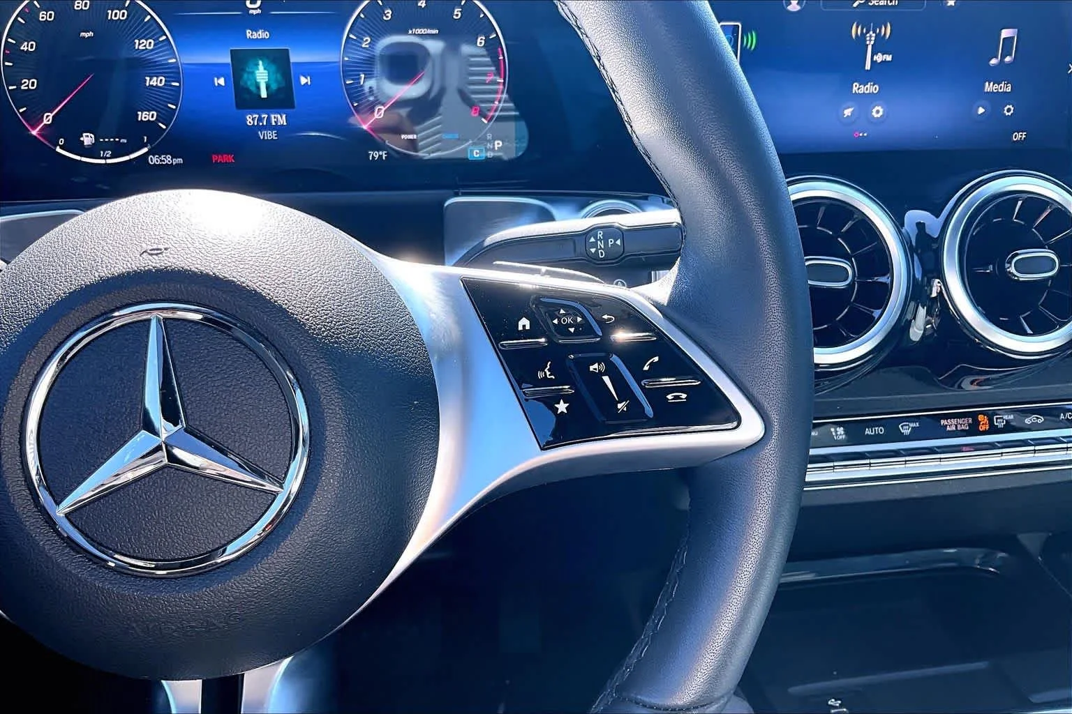 Used 2026 Night Black Mercedes-Benz GLB 250 image 24