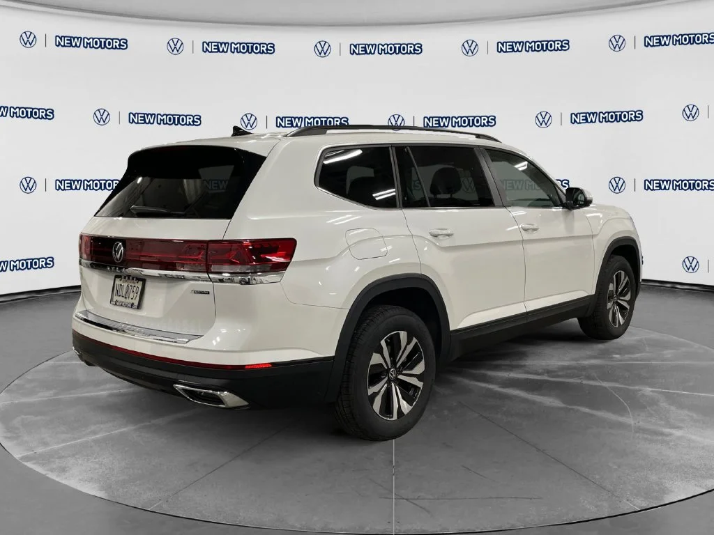 Used 2026  Volkswagen SE image 4