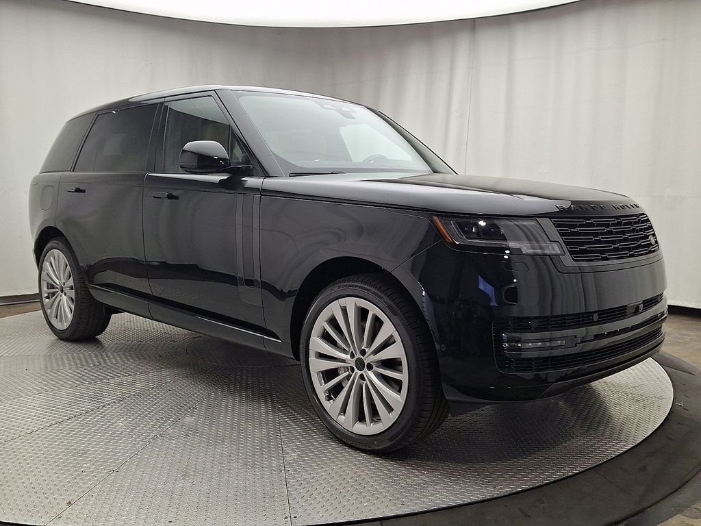 New 2026 Santorini Black Metallic Land Rover SE image 2
