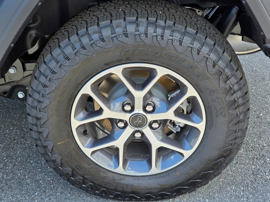 New 2026 Black Clear-Coat Exterior Paint Jeep Sport S image 4