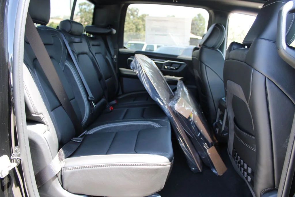 New 2026 Diamond Black Crystal Pearl-Coat Exterior Paint Ram RHO image 10