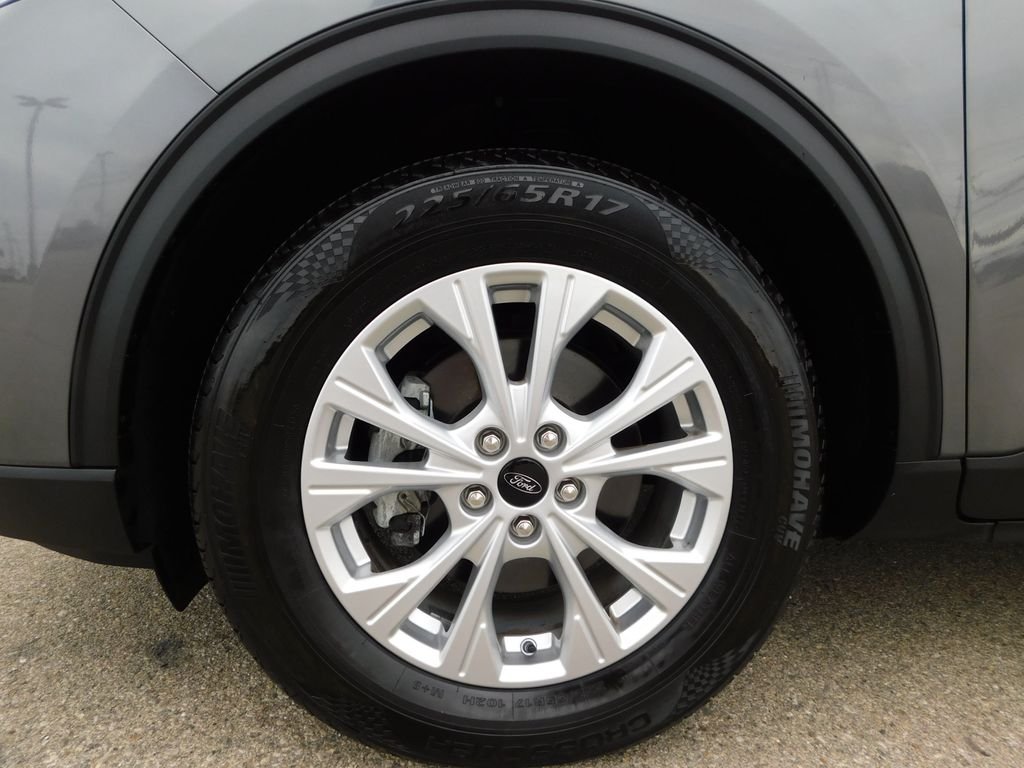 Used 2023 Gray Ford Active image 10