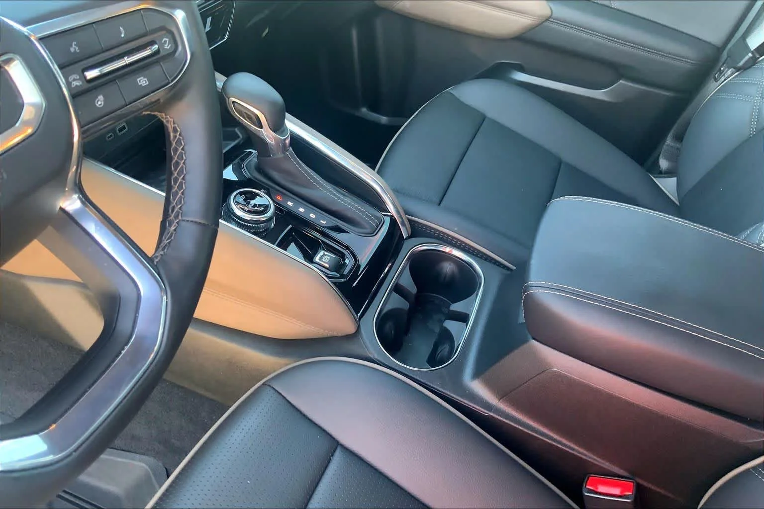 Used 2025 Glacier Metallic GMC Denali image 16