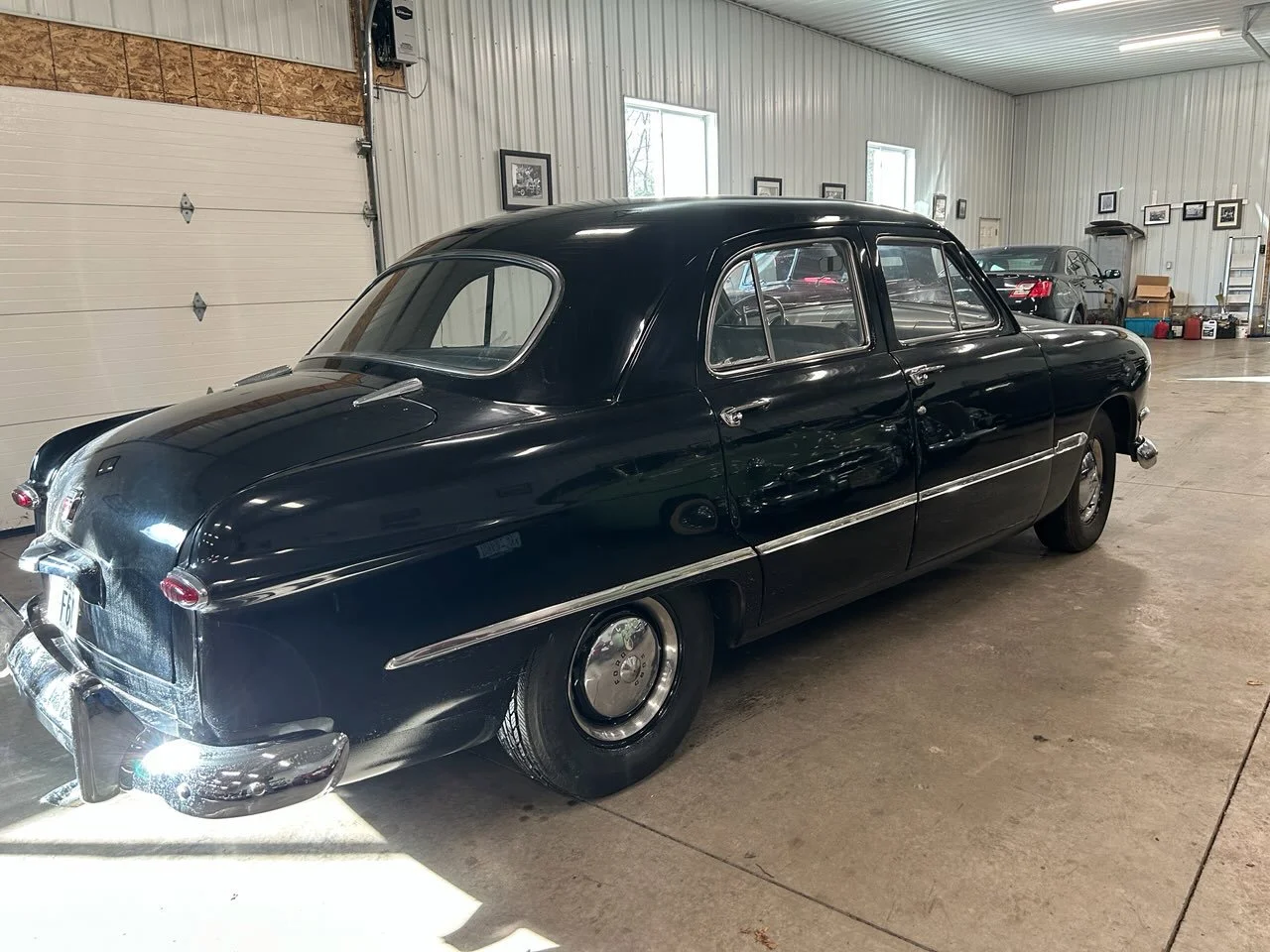 Used 1950  Ford 4Dr image 3