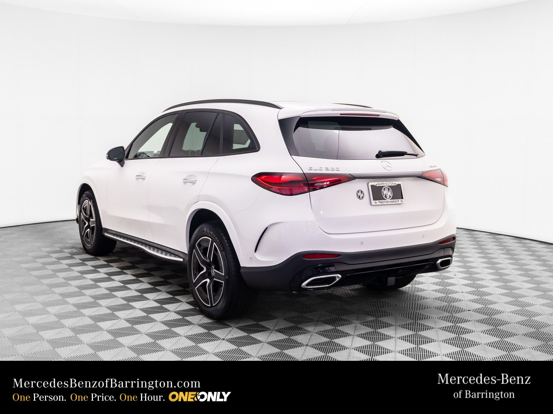 New 2026 Polar White Mercedes-Benz GLC 300 image 3
