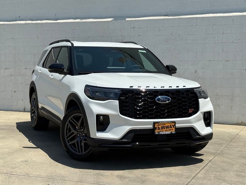 New 2026 Star White Metallic Tri-Coat Ford ST image 2