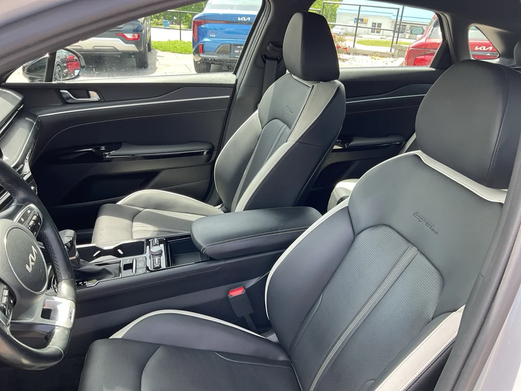 Used 2025 Wolf Gray Kia GT-Line image 20