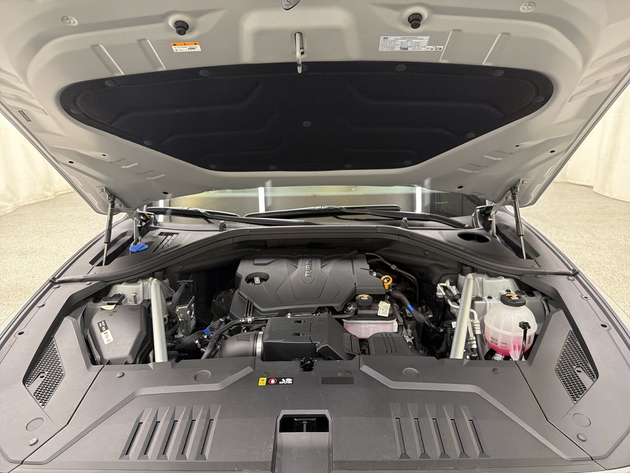 2024 GENESIS GV70 Standard - Photo 11