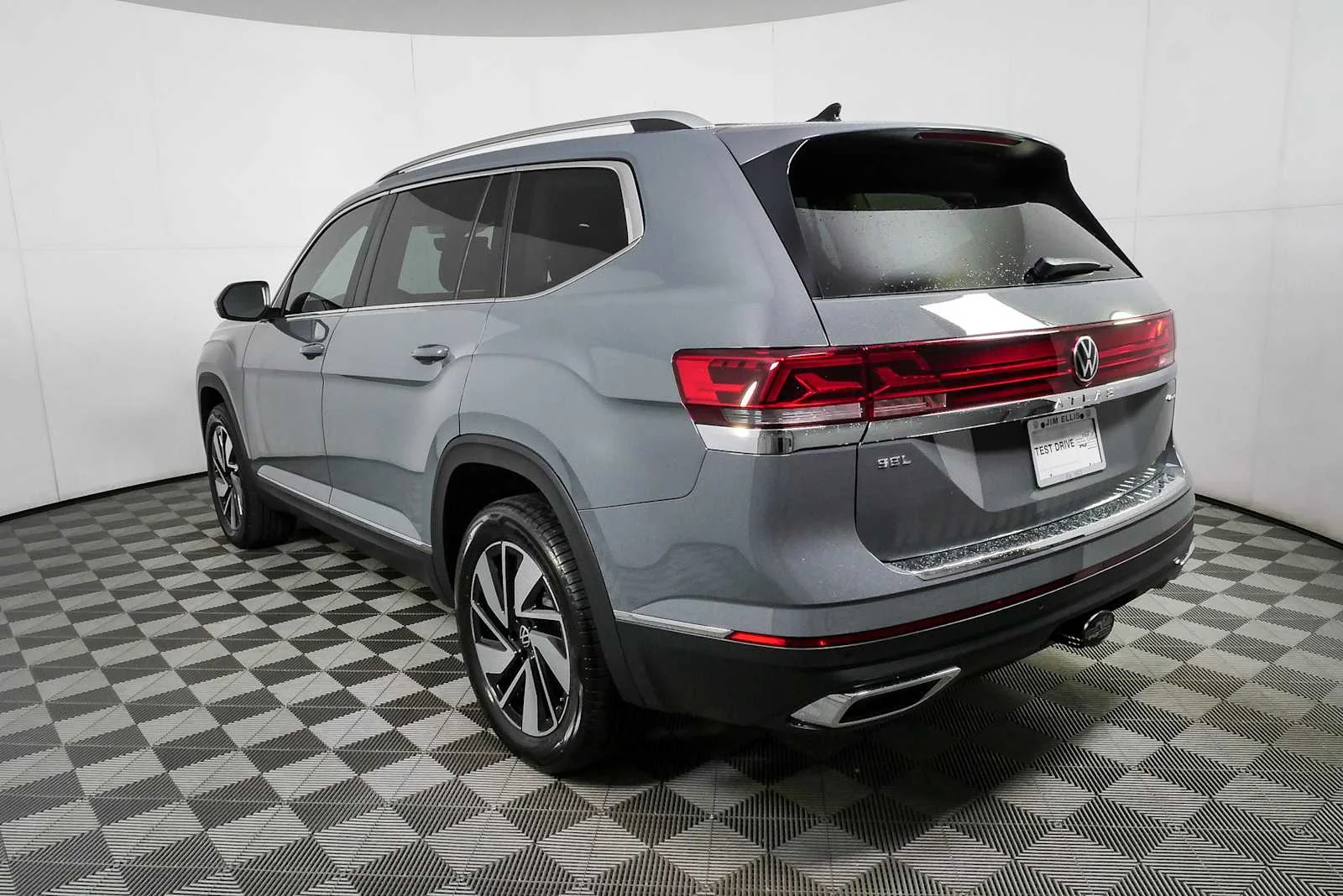 New 2026 Pure Gray Volkswagen 2.0T SEL image 29