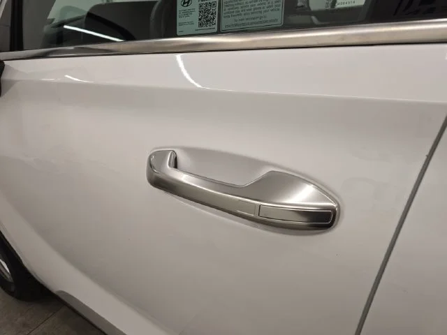 Used 2025 Hyper White Hyundai SEL image 20