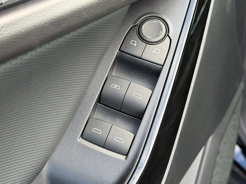 2027 Chevrolet Equinox LT - Photo 19