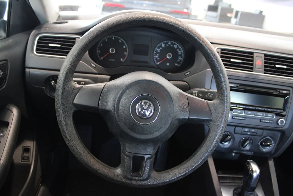 Used 2013 Black Uni Volkswagen 2.0L S image 20