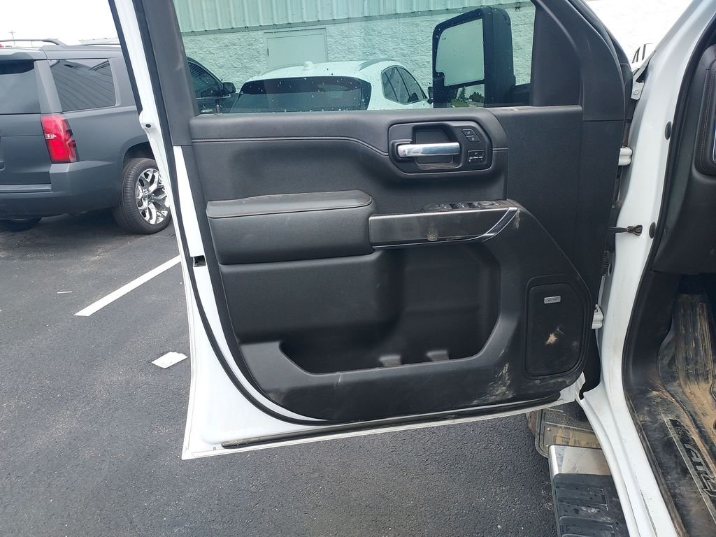 Used 2021 White GMC AT4 image 11