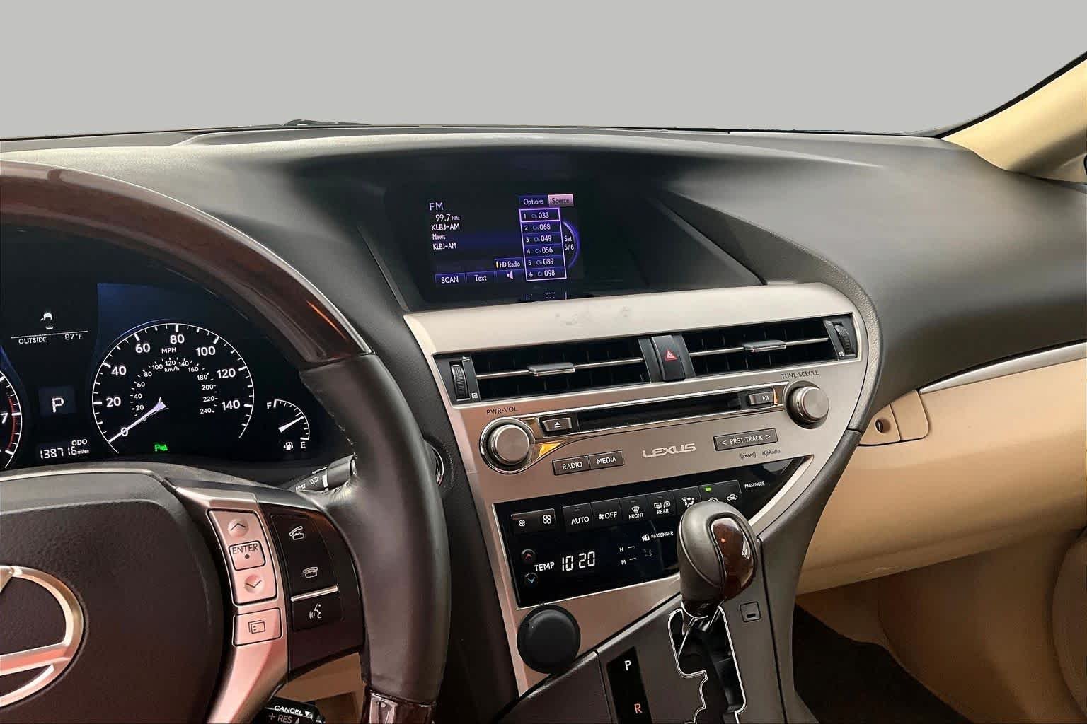 Used 2015 Claret Mica Lexus  image 7