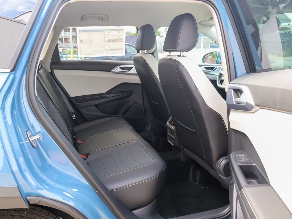 New 2026 Blue Volkswagen 1.5T SE image 28