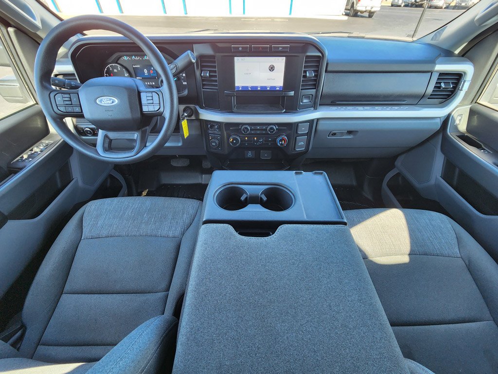 Used 2024 Oxford White Ford XLT image 24