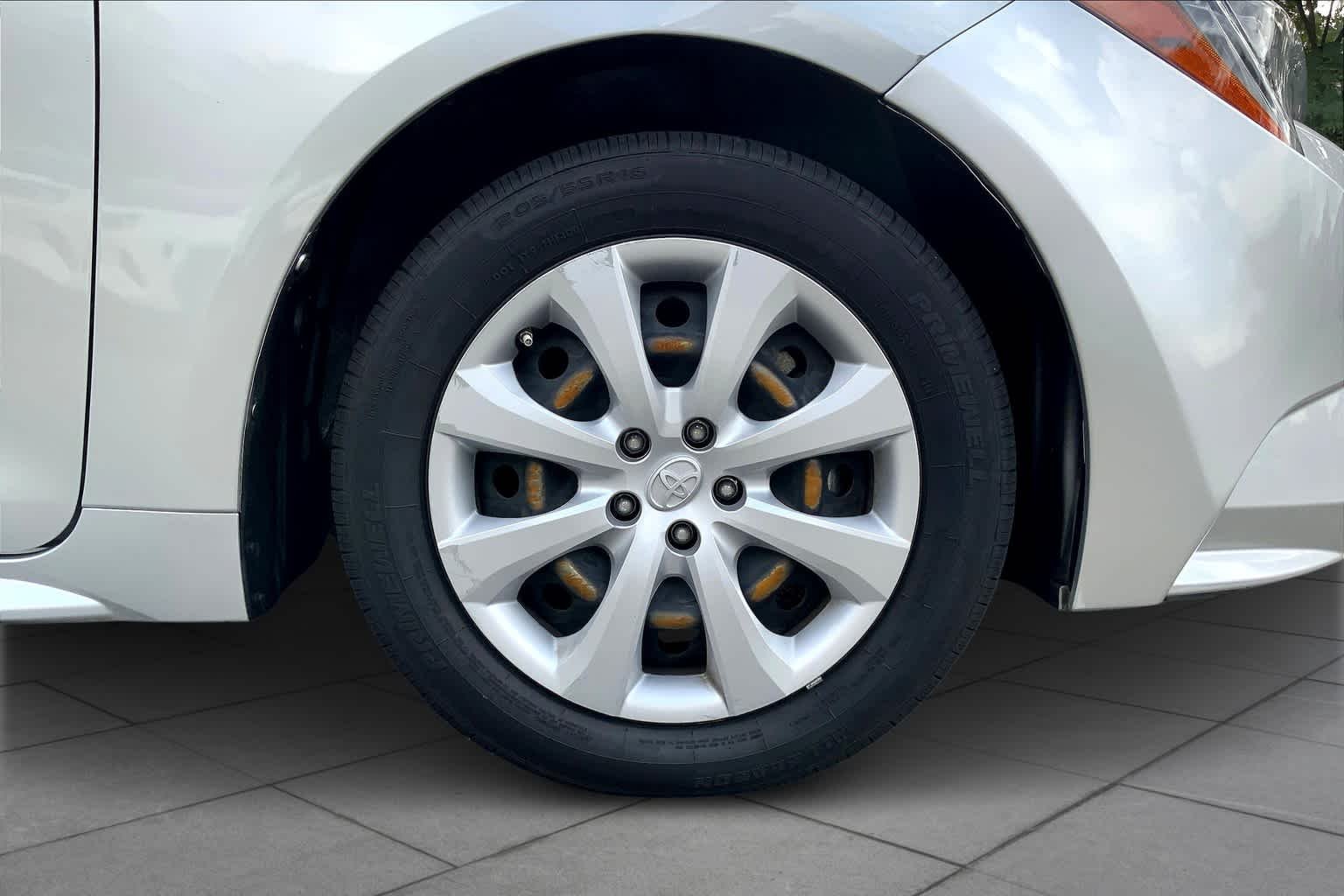 Used 2020 Classic Silver Metallic Toyota LE image 10