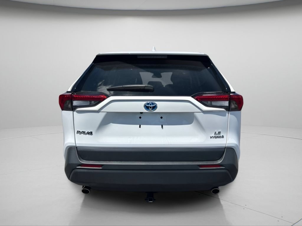 Used 2024 Ice Toyota LE image 6