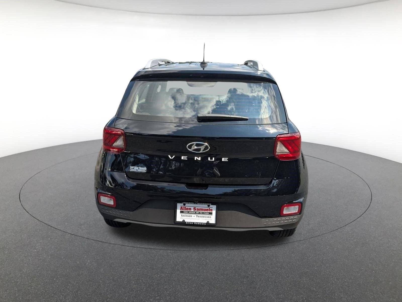 New 2026 Onyx Black Hyundai SEL image 5