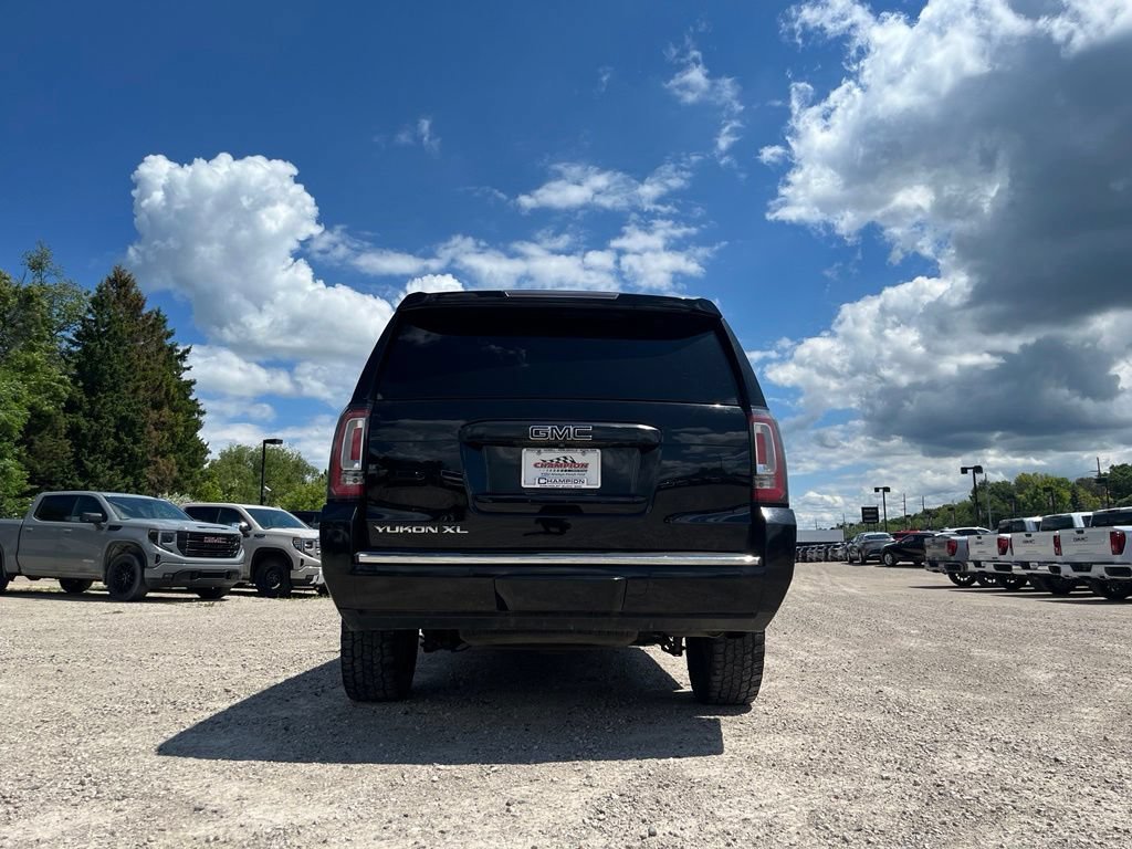 Used 2018 Onyx Black GMC Denali image 9