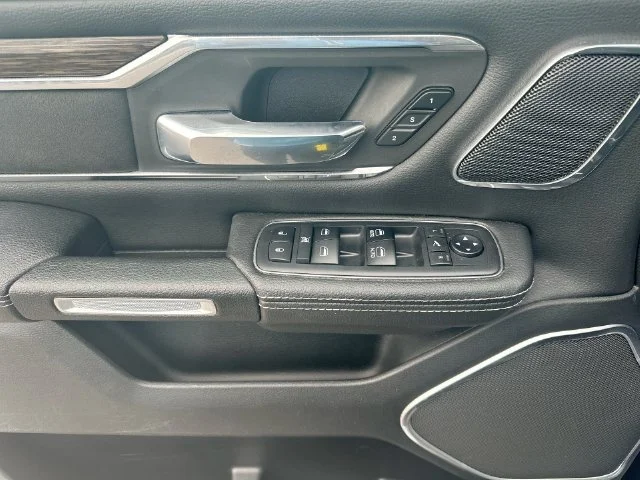 Used 2019 Black Ram Laramie image 16