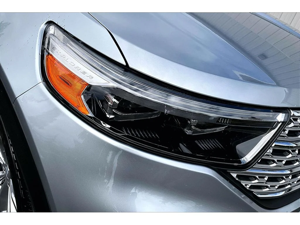 Used 2023 Iconic Silver Metallic Ford Limited image 28