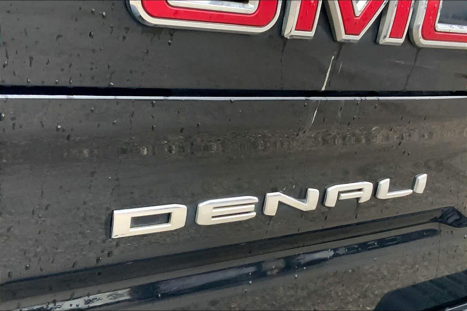 Used 2020 Onyx Black GMC Denali image 31