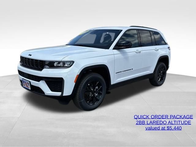 2026 Jeep Grand Cherokee Laredo Altitude