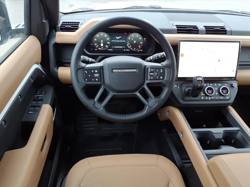 New 2026 Fuji White LAND ROVER X-Dynamic SE image 8