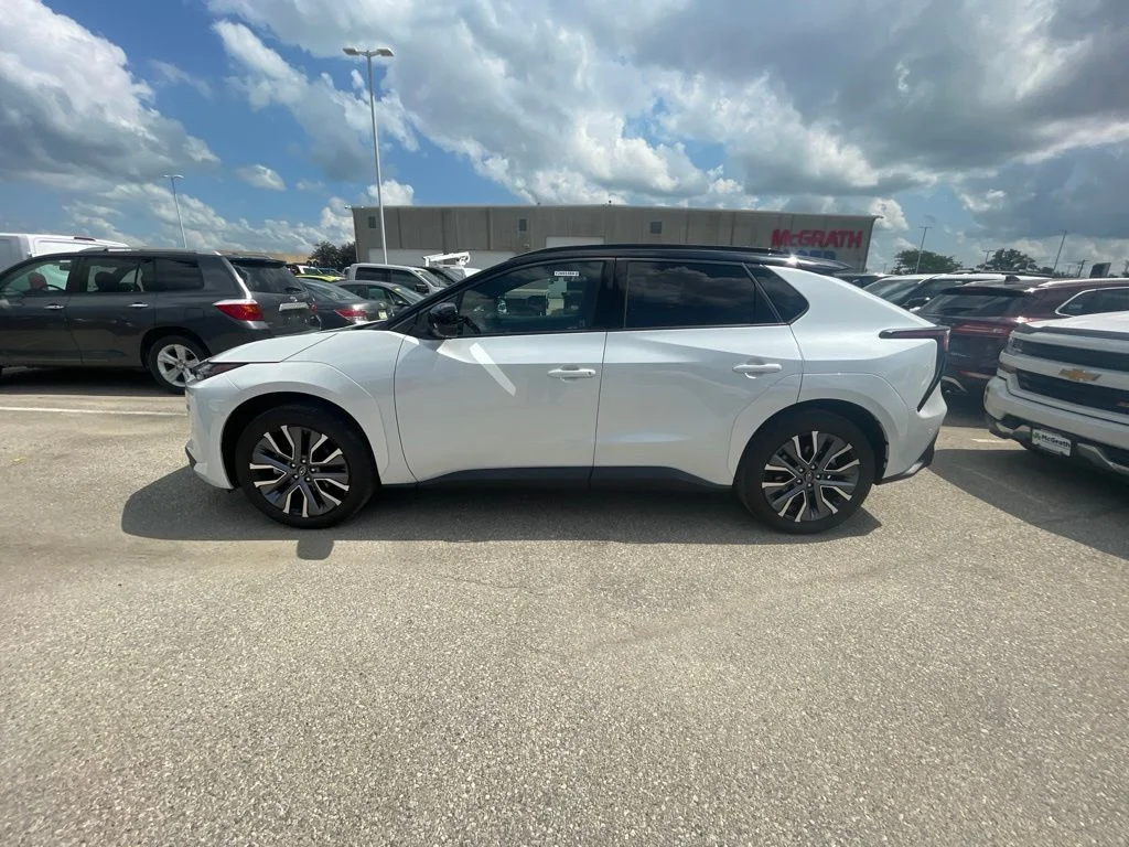 Used 2026 White Subaru Touring XT image 4